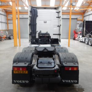 VOLVO FH GLOBETROTTER XL 460 EURO 5, 6 X 2 TRACTOR UNIT