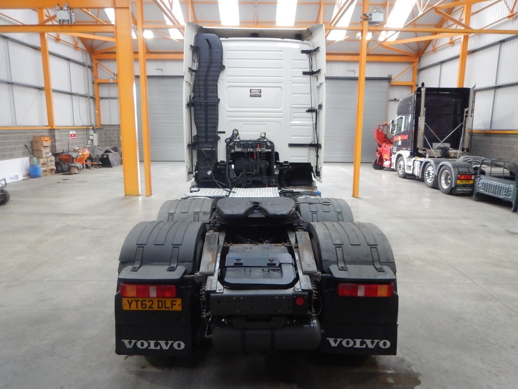 VOLVO FH GLOBETROTTER XL 460 EURO 5, 6 X 2 TRACTOR UNIT VOLVO FH GLOBETROTTER XL 460 EURO 5, 6 X 2 TRACTOR UNIT